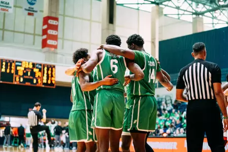 Mens Basketball Huddle