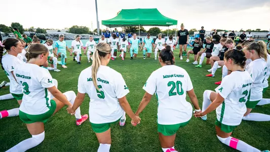 UNT soccer circle vs UIW