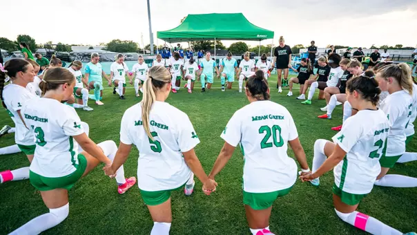 UNT soccer circle vs UIW