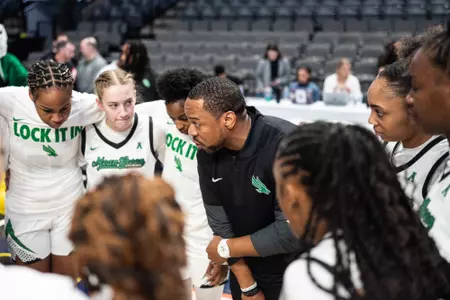 WBB Huddle vs. FAU
