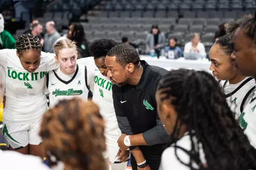 WBB Huddle vs. FAU
