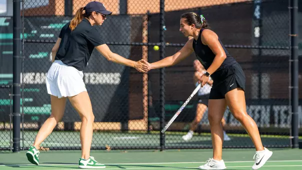 Giuliana Ciangherotti and Amanda Stone