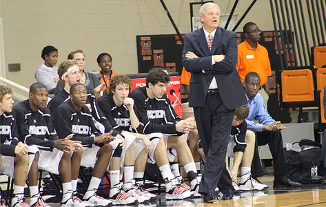 Men's Basketball Tops FGCU for Third Straight Win Image