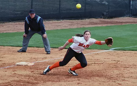 Rea's Walk Off Secures Sweep of Samford Image