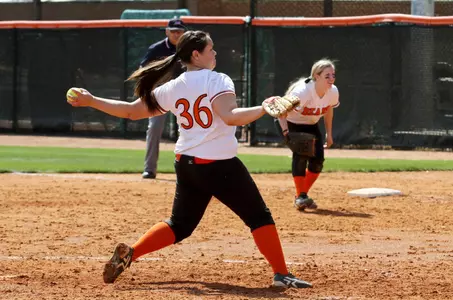 Bears Fail to Score Late; Drop Doubleheader at Jacksonville Image