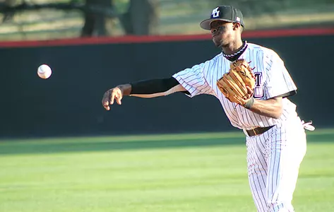 Mercer Breaks Skid with 8-4 Win over Savannah State Image