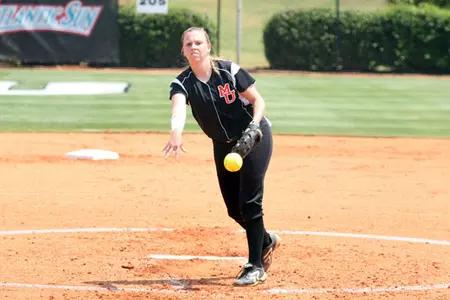 Bears Scrap Out 2-1 Win On Day One of A-Sun Tournament Image