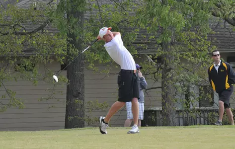 Bee Swarm Forces Cancelation of UTA/Waterchase Invitational Final Round: Reimers Ties for Third Individually Image