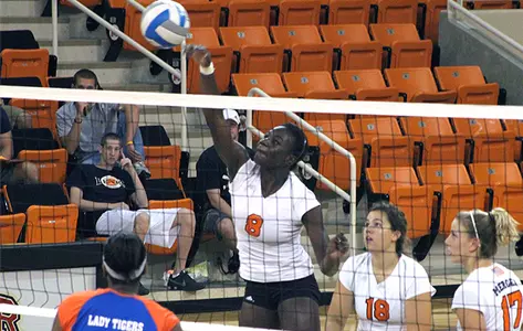 Lipscomb Tops Volleyball, 3-0 Image