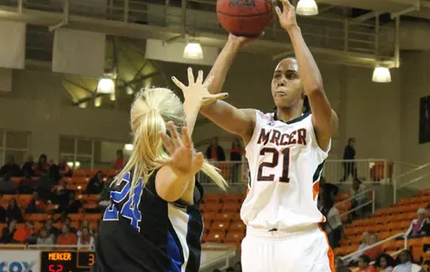 No. 6 Georgia Pulls Away in Second Half for 80-38 Win over Mercer Image