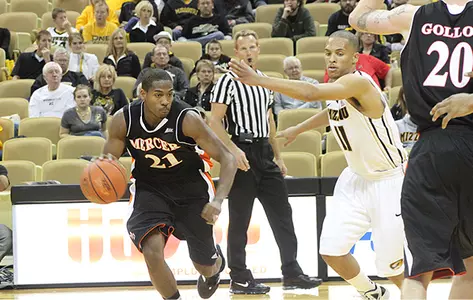 Men's Basketball Suffers 81-75 Loss at Jacksonville Image