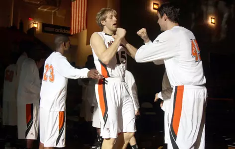 Men's Basketball Advances to CIT Semifinal in Thrilling Fashion Image