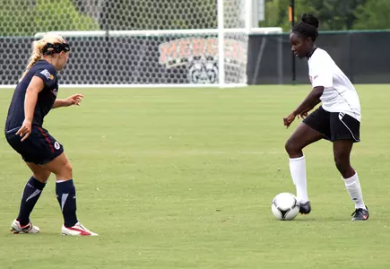 Bears Win Third Straight; Down Troy 4-1 Image