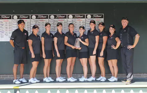 Women's Golf Earns Third-Straight Eat a Peach Title Image