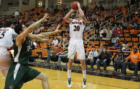 Men's Basketball Eyes Fourth-Straight Win at Kennesaw State Image