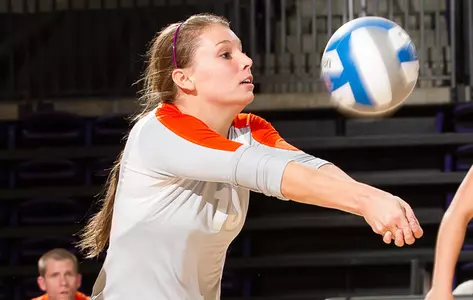 Lipscomb Blanks Volleyball, 3-0 Image