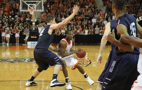 Men's Basketball Rolls Past Yale, 81-54 Image