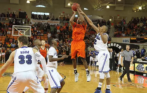 Men's Basketball Outlasts Valparaiso in Triple OT Thriller Image