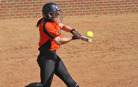 Softball Drops Pair of A-Sun Games at North Florida Image