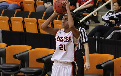 Women's Basketball Holds off Lipscomb with Late Run Image