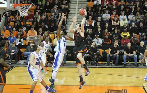 Men's Basketball Tops FGCU; Takes Lead in A-Sun Standings Image