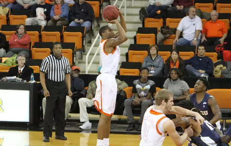 Men's Basketball Tops ETSU, 73-63 Image