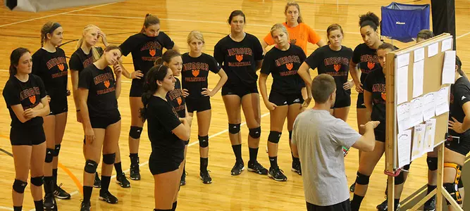 Volleyball Drops 3-1 Decision to Furman Image