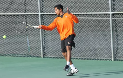 Men's Tennis Falls to No. 48 UNC Wilmington 6-1 Image