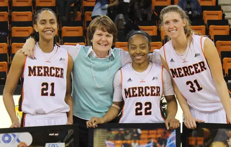 Women's Basketball Rolls Past ETSU 80-50 on Senior Day Image