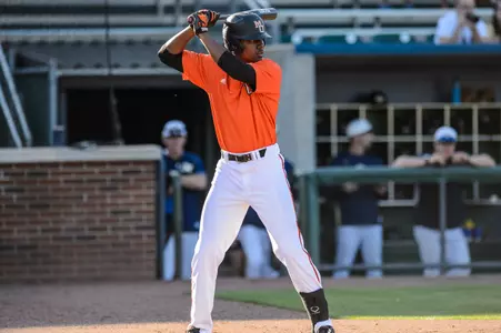 Mercer's Late Rally Comes Up Short in 7-6 Loss at ETSU Image