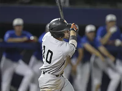 No. 24 Mercer Uses Clutch Hitting to Defeat No. 4 Florida 4-2 Image
