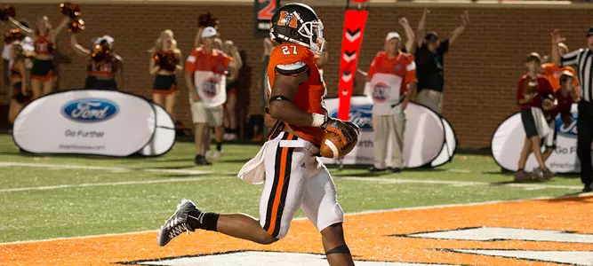 Football Holds Off Reinhardt in 2014 Season Opener Image