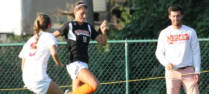 Women's Soccer Holds Off Houston, 3-2 Image