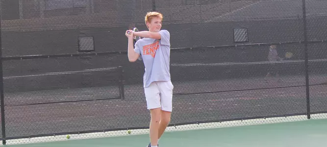 Men's Tennis Drops Double-Header to No. 35 Auburn Image