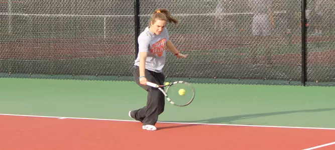 Women's Tennis Drops 4-1 Match to Troy Image