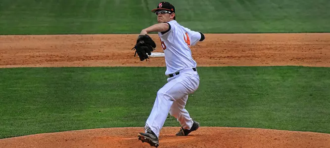 Baseball Takes Down UNCG, 12-1, in Series Opener Image