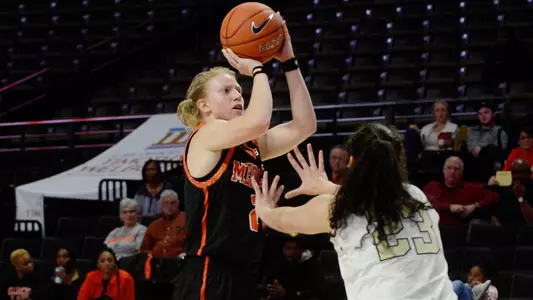 Amanda Thompson at Wake Forest 1128