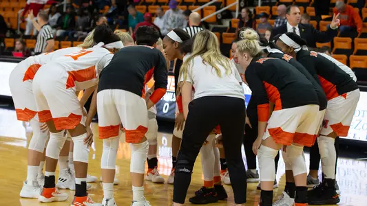 Team huddle vs KSU 1204