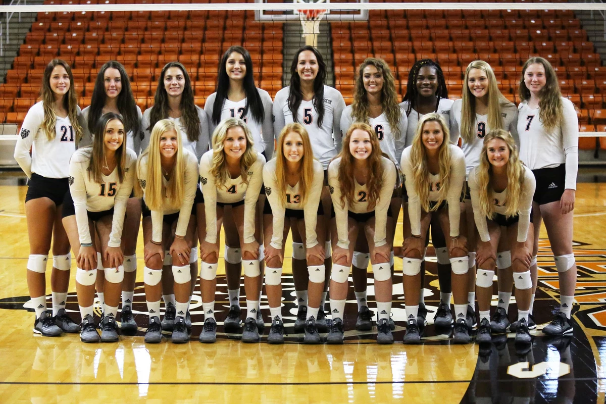 2018-19 Volleyball Team Photo