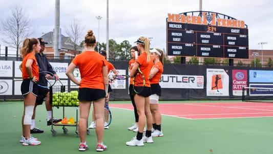 women's tennis huddle