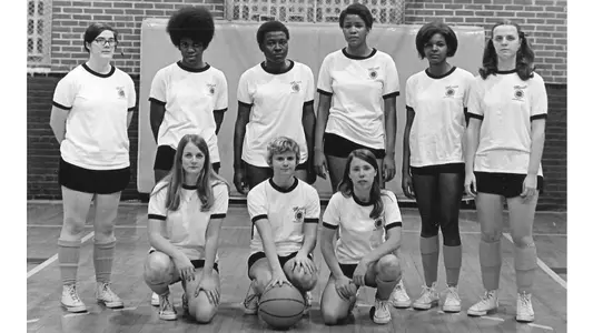 WBB 1970-71 Team Photo