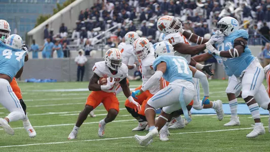 Fred Davis hits the hole