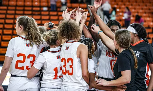 women's basketball huddle