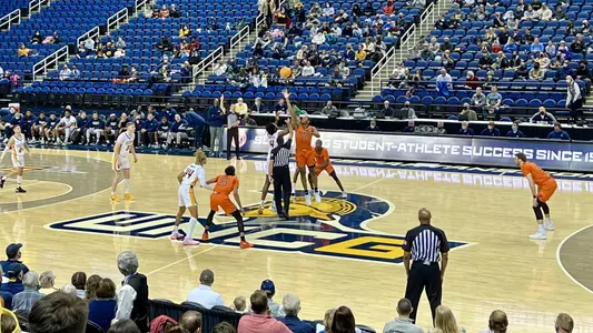 UNCG vs M