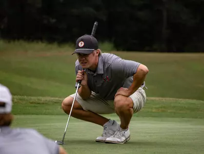 Jonathan Parker Looking at a putt