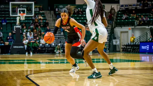 Mackenzie Johnson dribble vs Charlotte