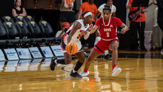 Deja Williams dribbling vs APSU