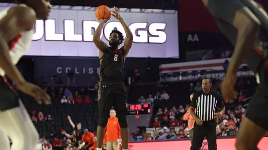 Amanze Ngumezi jump shot