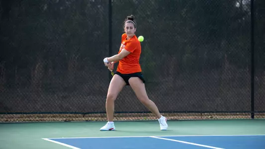 Marina de Diego Quinones about to hit a backhand shot