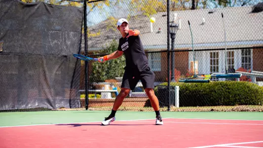 Mariano Argote about to hit a forehand shot